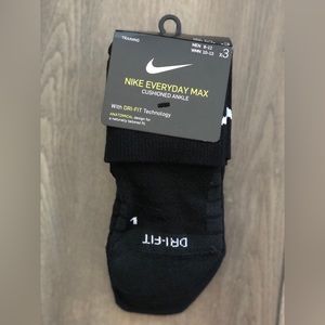 Brand-new Nike Cushioned Ankle Socks (x3)